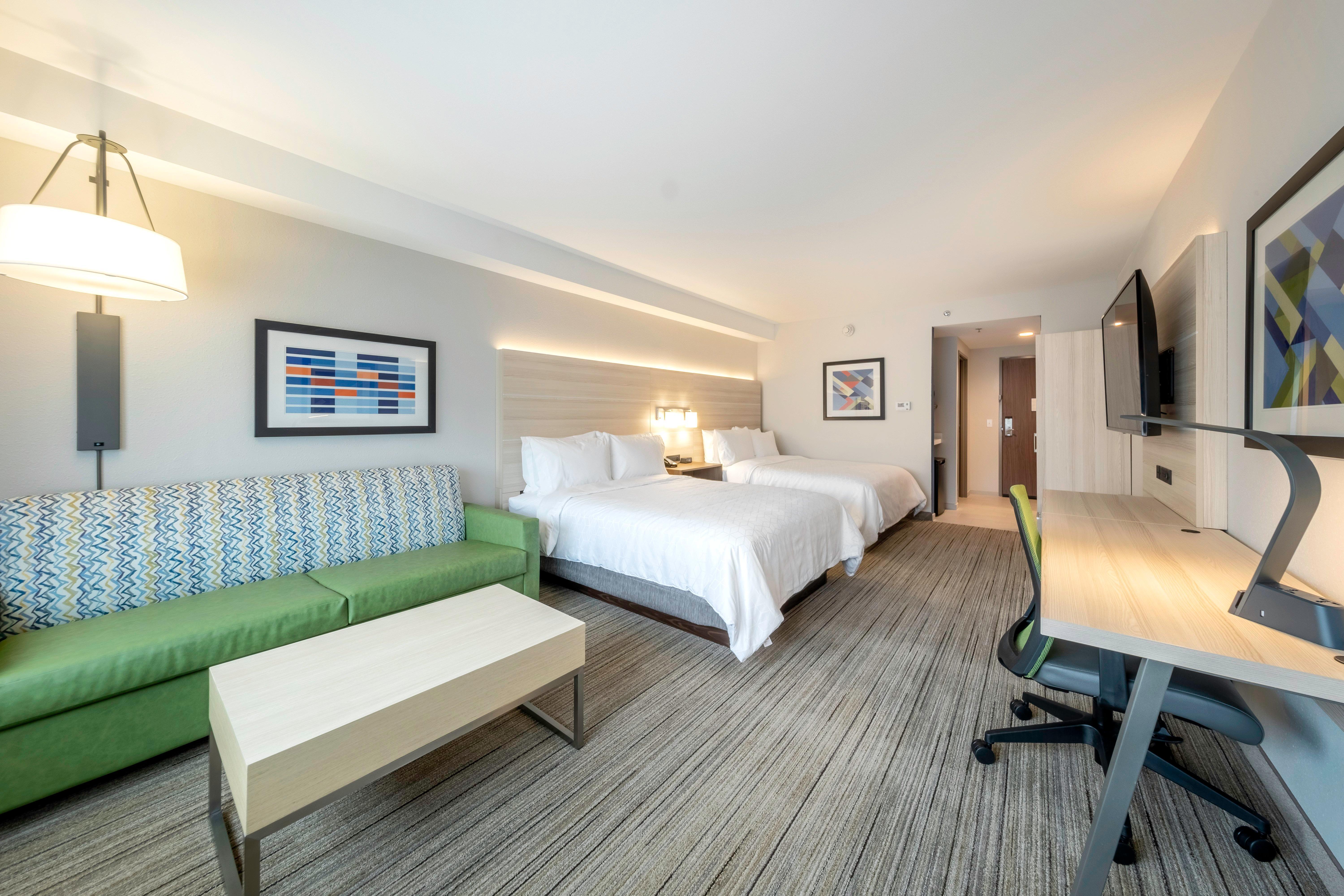Holiday Inn Express & Suites - Staunton, An Ihg Hotel Exterior photo